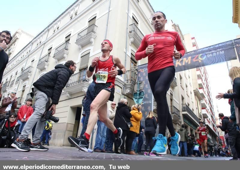 Atletas en el IX Marató BP de Castellón