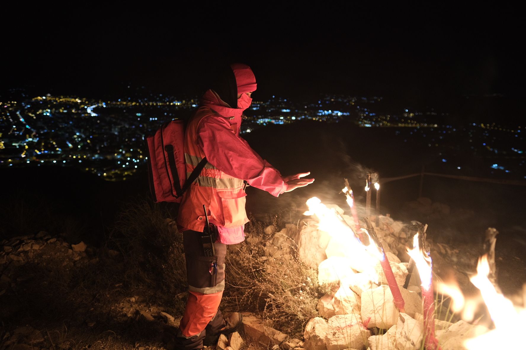 Bajada de antorchas del monte Bolón de Elda en la noche de Reyes