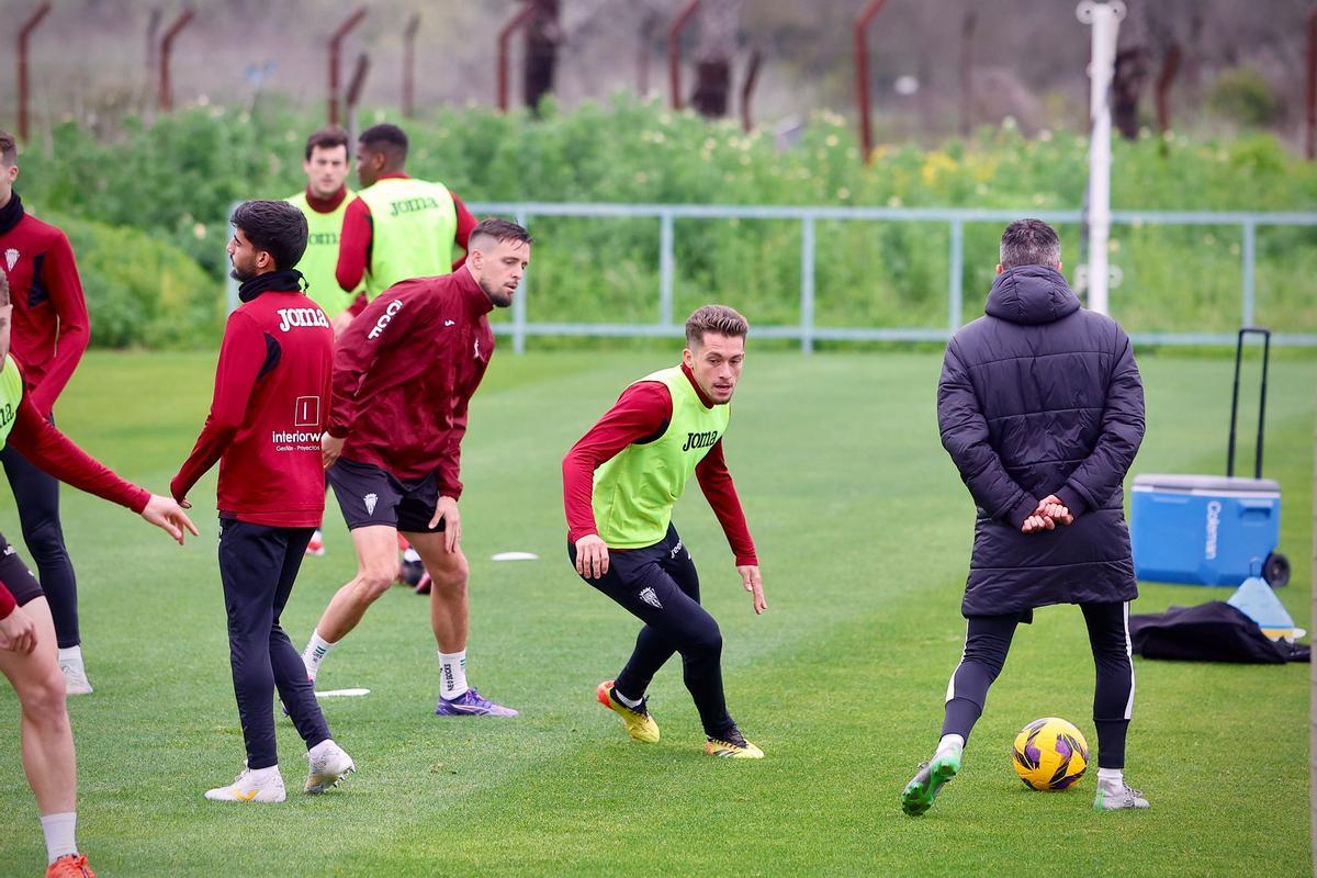 Lance de una sesión de trabajo del Córdoba CF de esta semana.