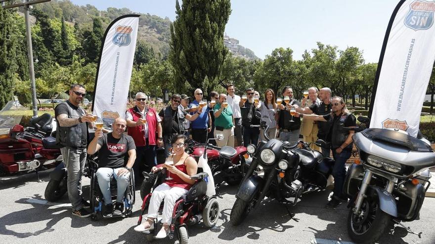 Elisa Pérez de Siles junto a los miembtos de Cerveceros de España