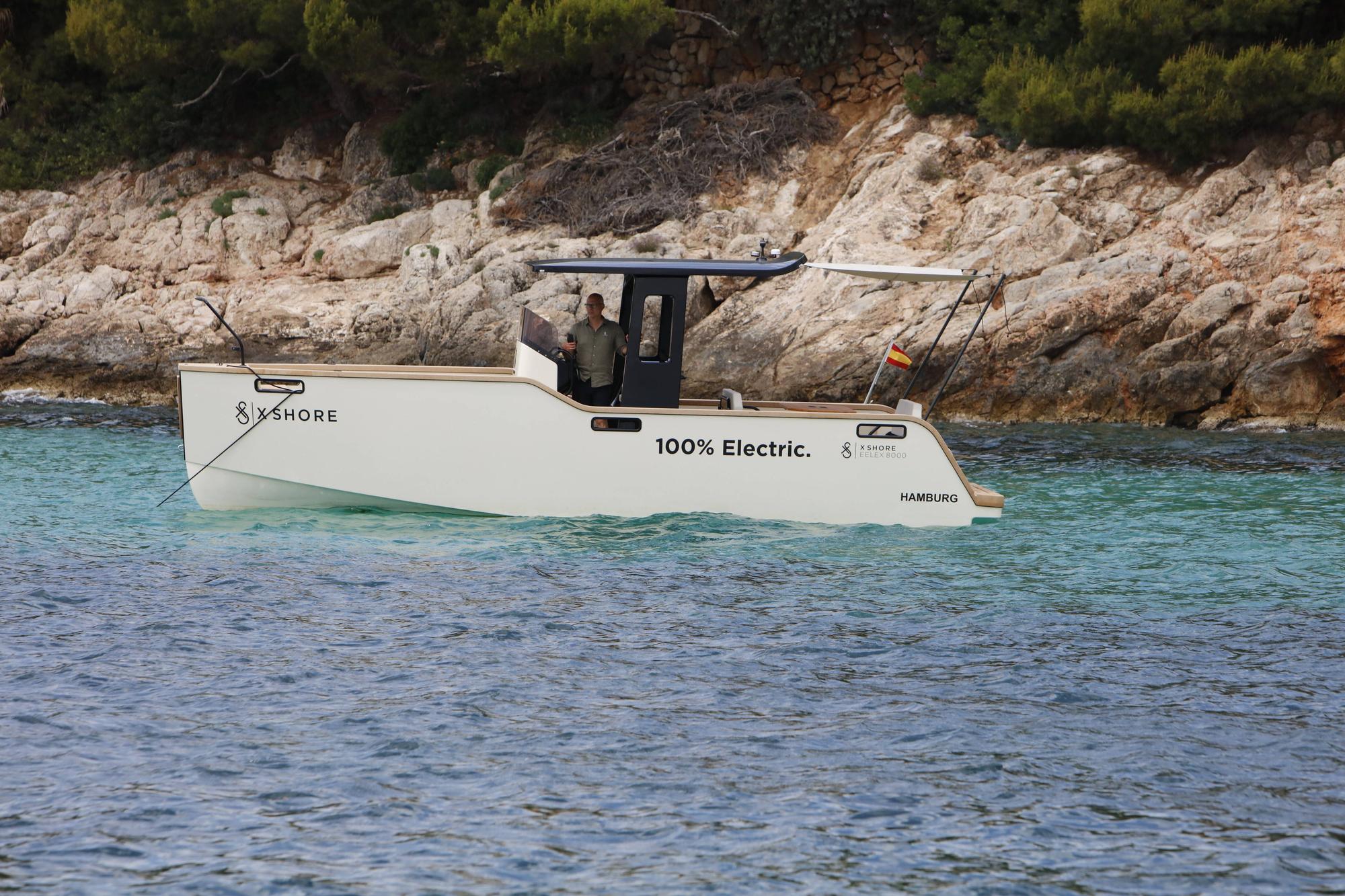 Mit dem E-Boot und dem elektrischen Surfbrett vor Mallorca unterwegs