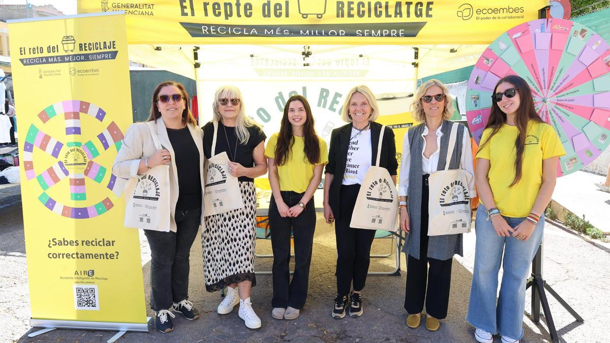 Visita a la carpa del reto del reciclaje.