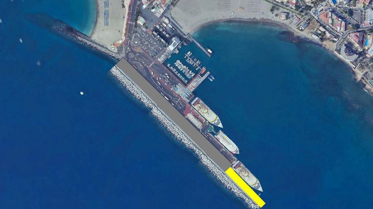 Prolongación del dique de abrigo de Los Cristianos para conseguir un tercer atraque.