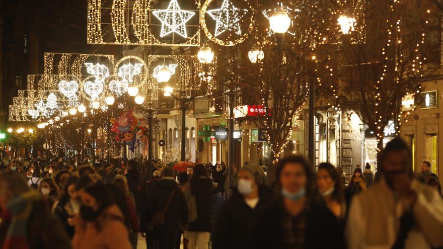 El dilema de la Navidad “más encendida” del siglo: ¿Merece la pena lo que gastan Oviedo, Gijón y Avilés en las luces navideñas?