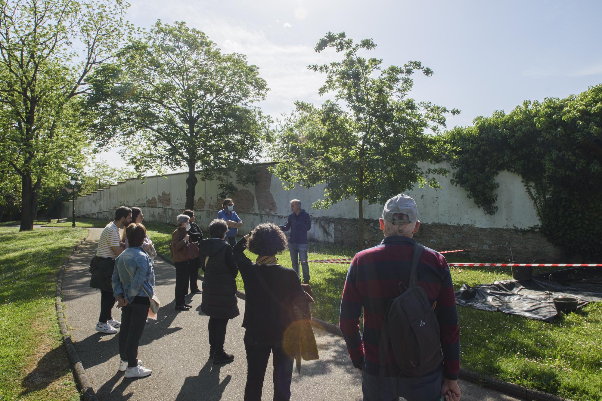 EN IMÁGENES: Así fue la primera visita guiada por los jardines de La Rodriga en Oviedo