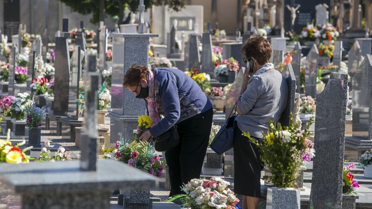 Un cementerio de Alicante durante la última celebración del Día de Todos los Santos.