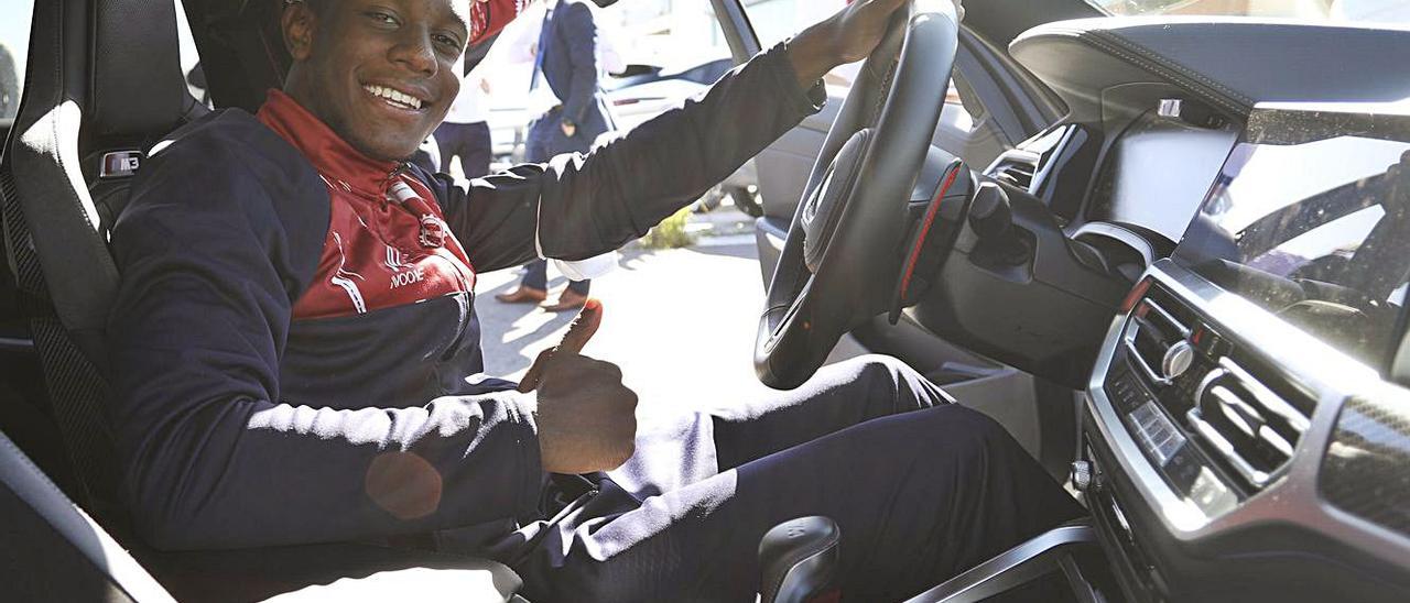 Perea y Ródenas, probando un coche. | Ricardo Solís