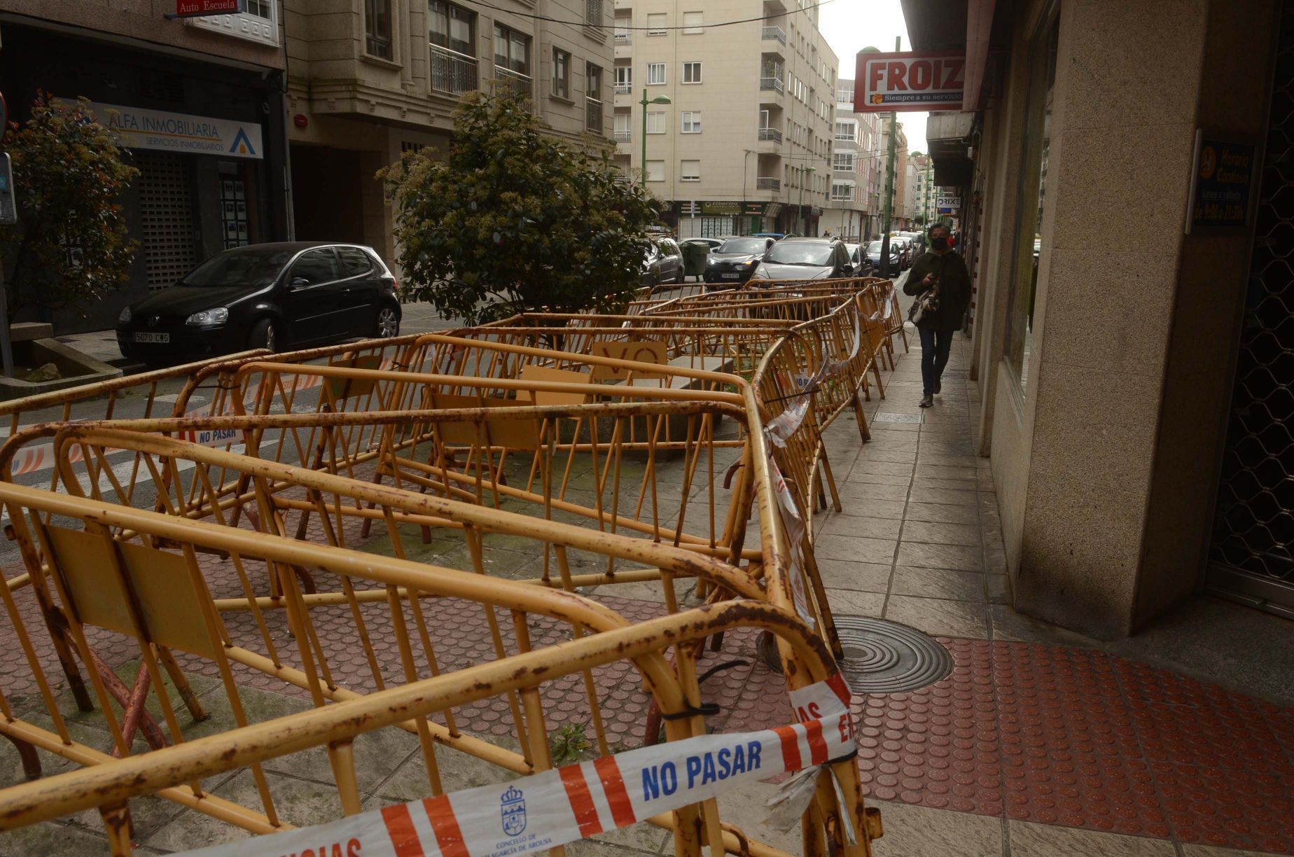 Una de las zonas del centro de Vilagarcía en la que proliferan las vallas.