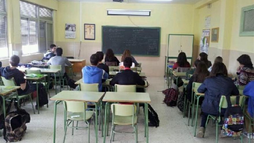 Alumnos de una clase del IES León Felipe que se beneficiarán de las becas.