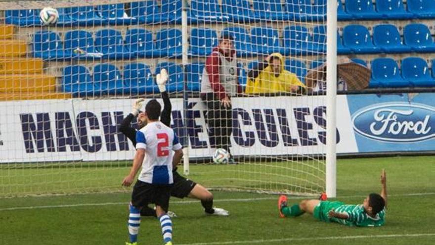 Chema evitó el gol del empate en los instantes finales.