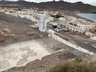El Cabildo de Fuerteventura culmina la demolición de un viejo depósito de agua en estado ruinoso en Gran Tarajal
