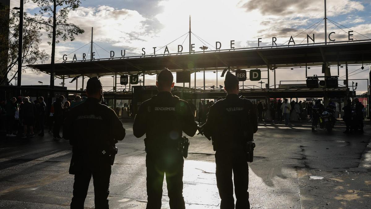 Despliegue policial en París por la alerta terrorista