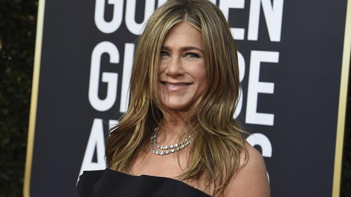 Jennifer Aniston con vestido de Dior en los Globos de Oro 2020