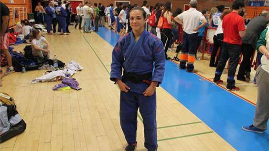 Julia Figueroa sólo piensa en lograr una medalla en Rusia