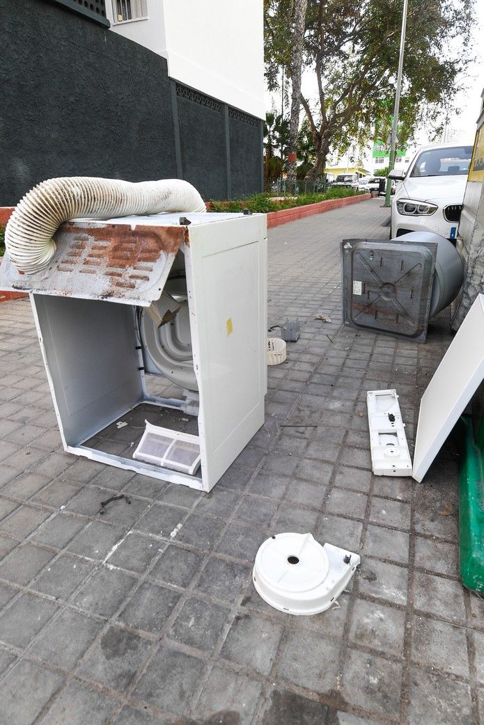 Basura y trastos en las calles