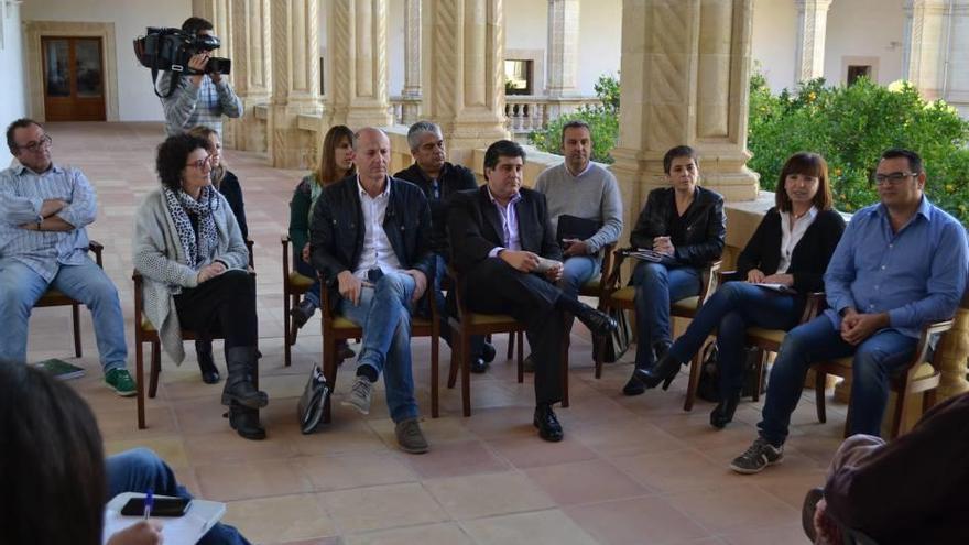 La presentación de las áreas y delegaciones se celebró en el segundo piso del claustro de Sant Vicenç Ferrer.