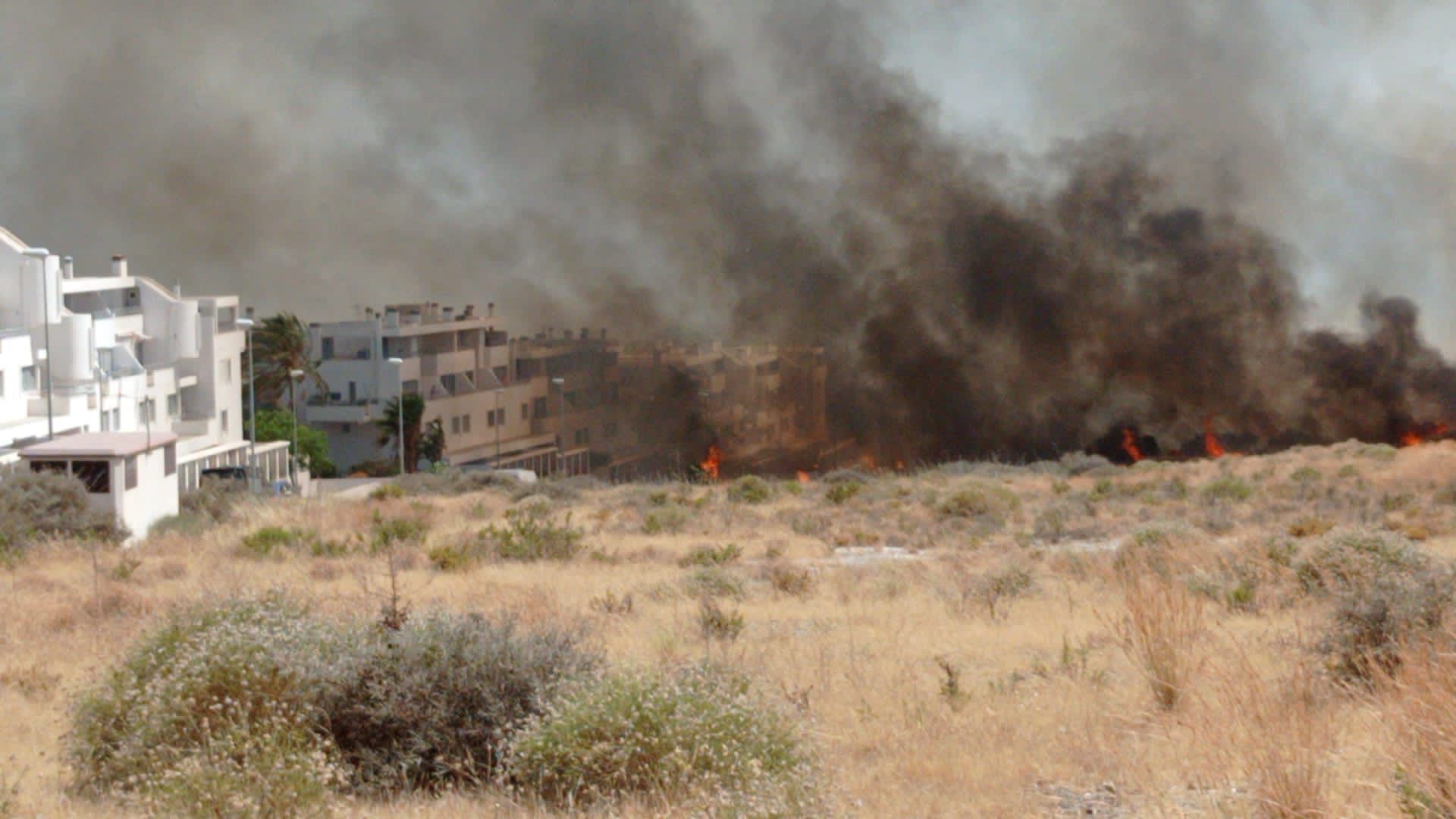 Incendio en Mijas, en la zona de Majadilla del Muerto, entre La Cala y Entrerríos