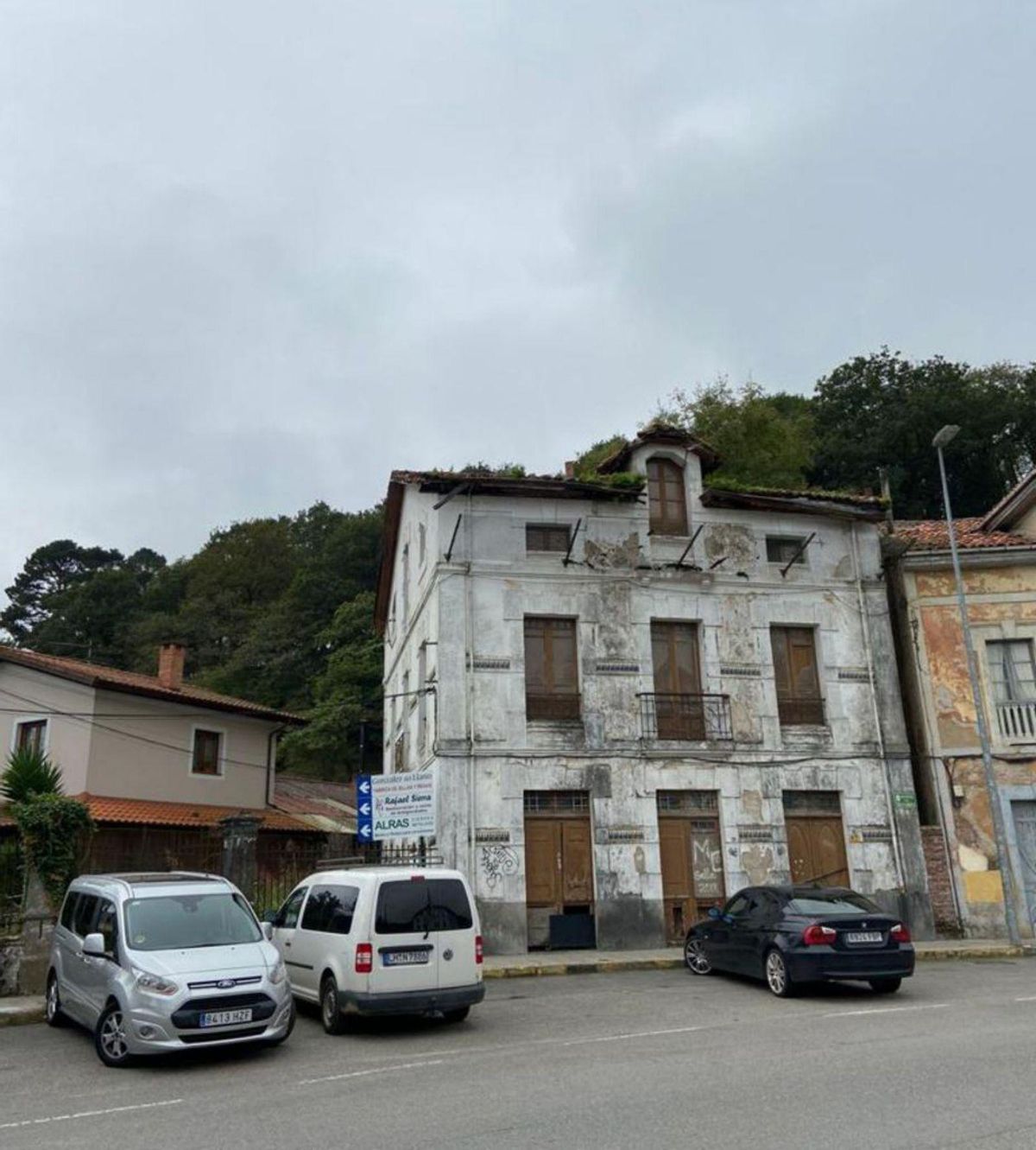 El edificio que albergará la escuela infantil de Arriondas. | M. V.