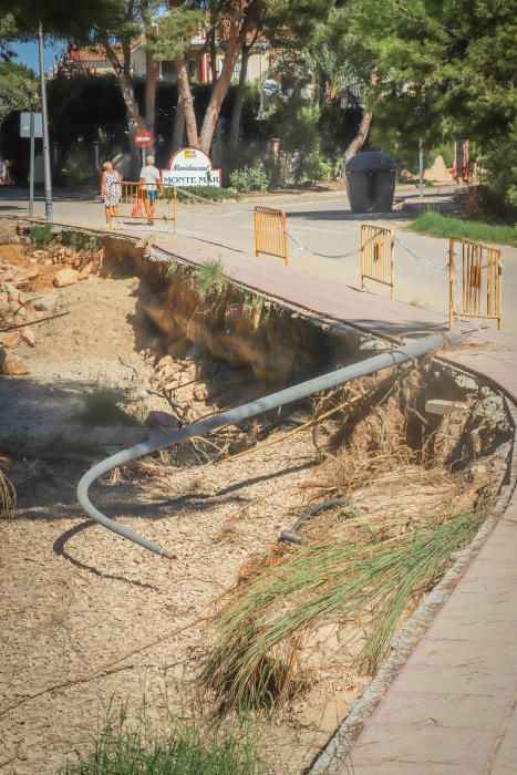 El río Nacimiento causó destrozos en Orihuela Costa en la gota fría en zonas donde se ha ocupado su cauce natural, como el paseo en la playa o los viales y zonas deportivas de varias urbanizaciones