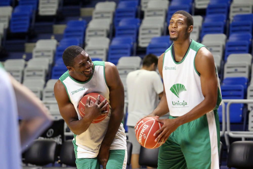 La plantilla del Unicaja vuelve a los entrenamientos bajo las órdenes de Joan Plaza para comenzar a preparar la temporada.