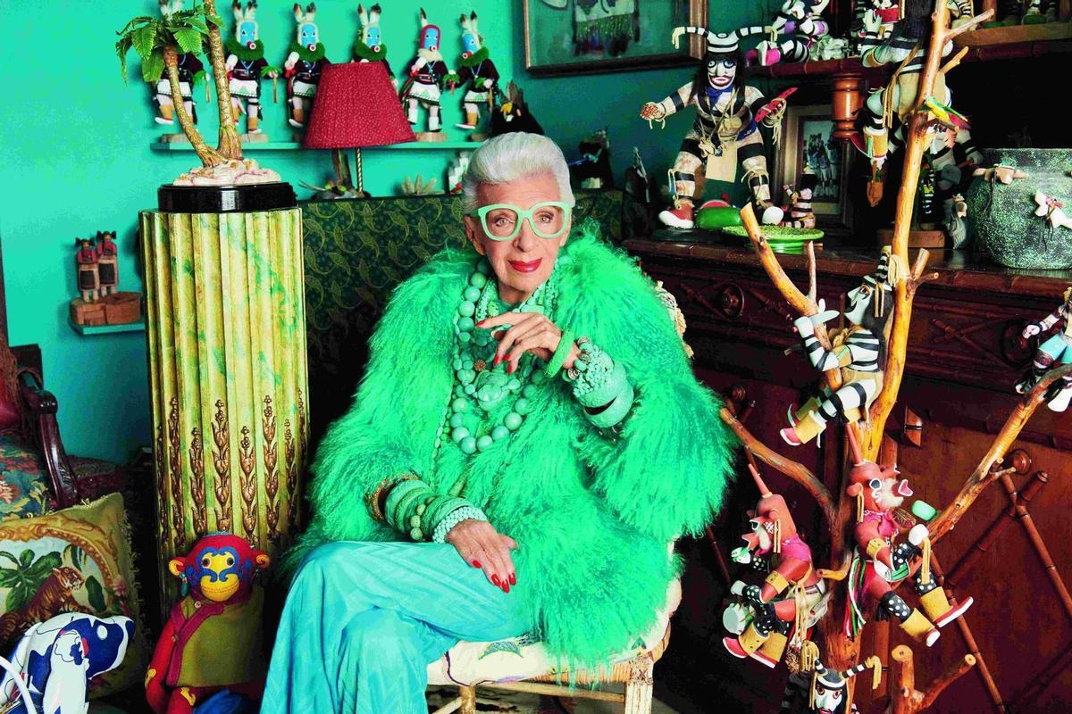 Iris Apfel, en la campaña para la óptica Zenni, para quien lanzó una colección de gafas.