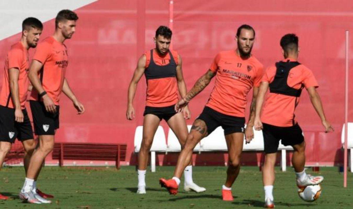 El Sevilla, durante un entreno