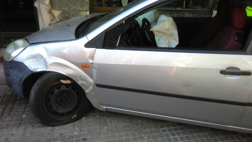 Aparatoso accidente en la calle Manacor de Palma