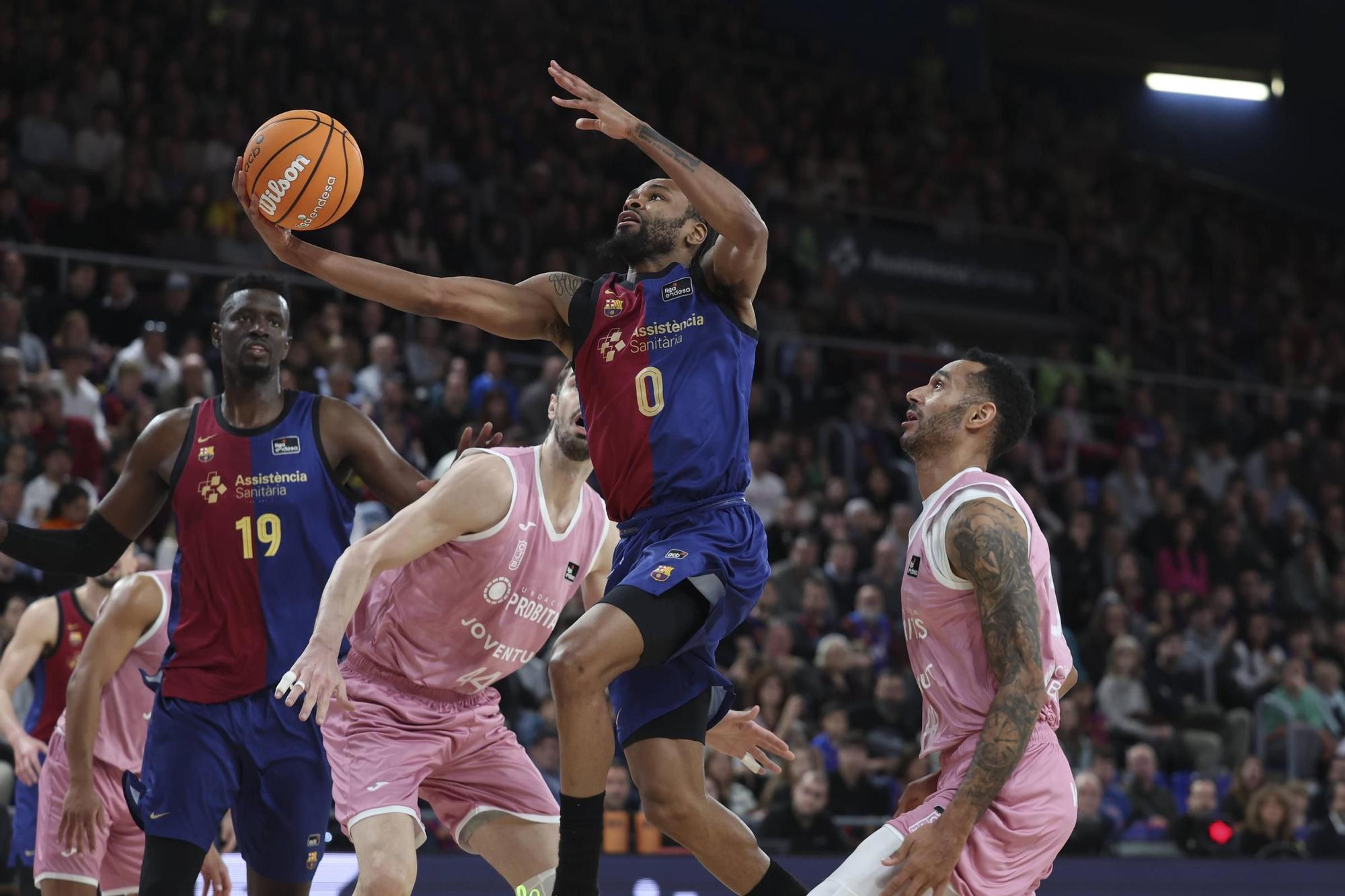 Adam Hanga in action for Joventut Badalona