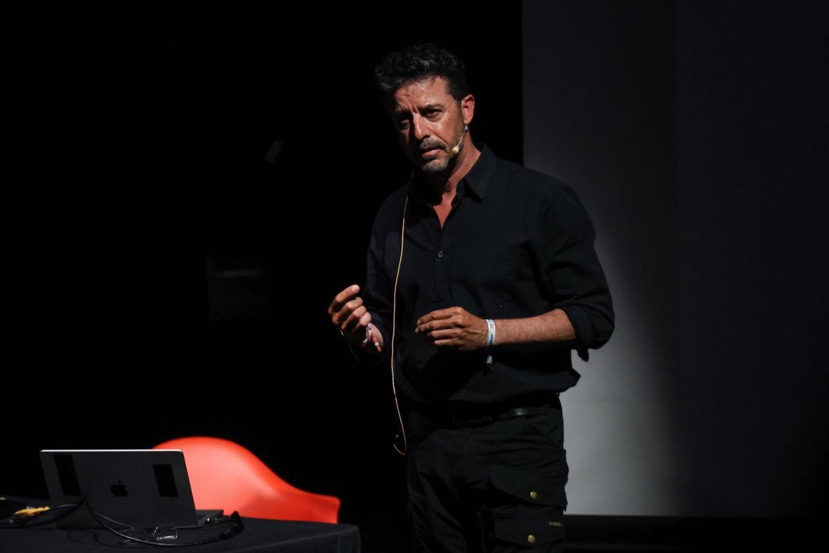 Emilio Morenatti, durante su charla en 'Sant Josep és foto'