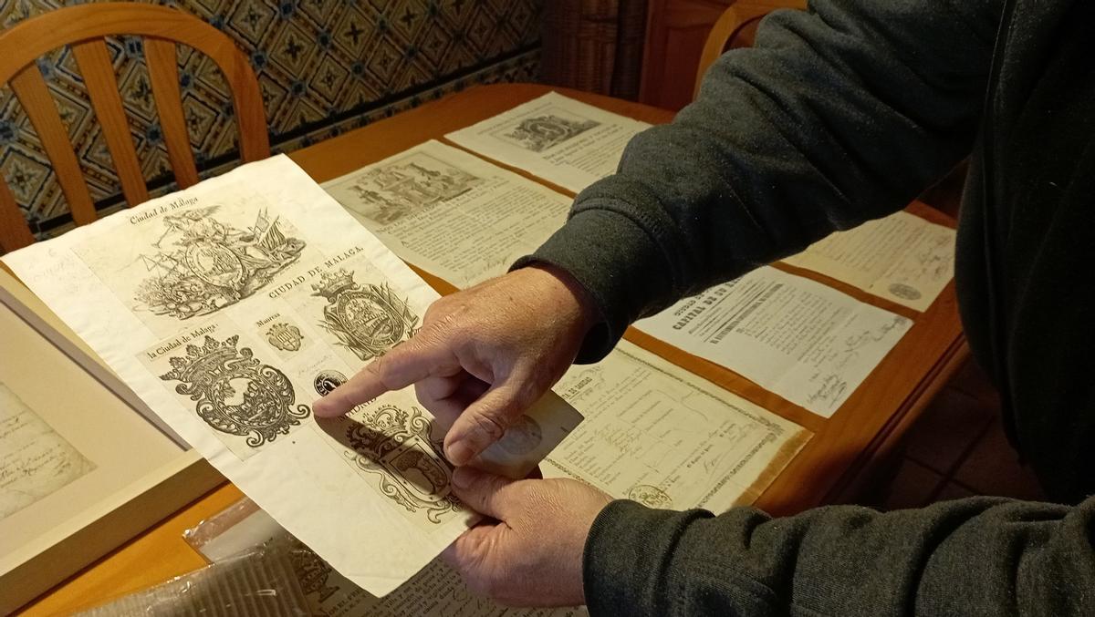Escudos de Málaga de patentes de sanidad, de la colección de Federico Castellón.
