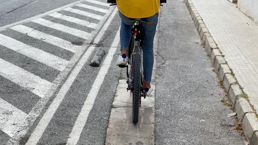 Distinto pavimento en la misma vía ciclista.