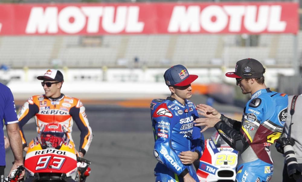 Así se hizo la foto de los nueve gandadores de la temporada en #MotoGP