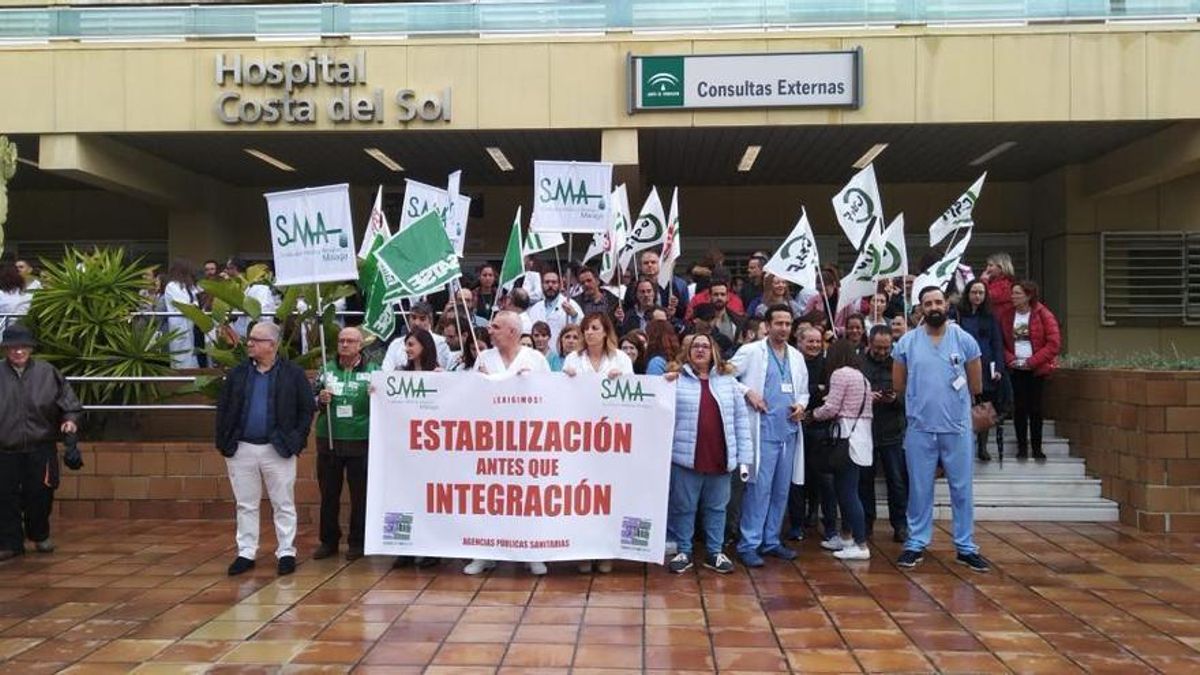 Protesta de los profesionales del Hospital Costa del Sol.