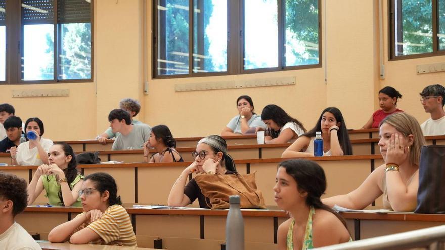 Badajoz, ante la PAU de julio con "literatura hispanoamericana descartada" y preparados por si algo sale mal