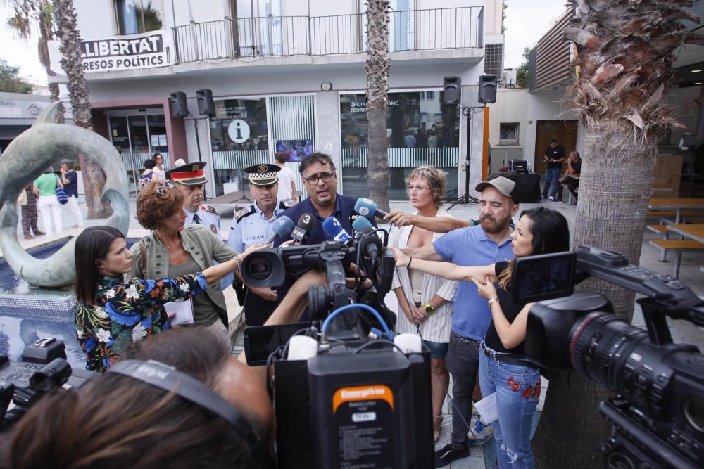 Concentració per condemnar l'agressió sexual múltiple a una turista a Platja d'Aro