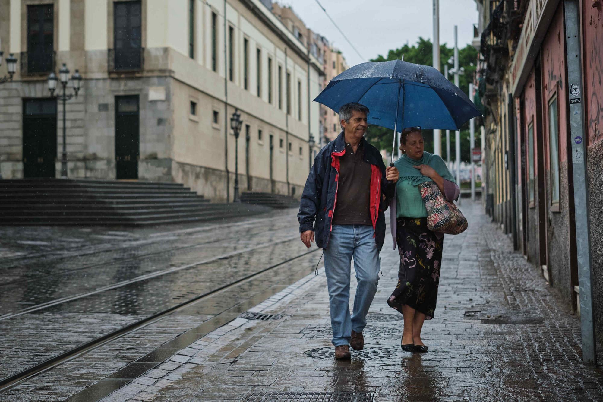 Caen las primeras lluvias en Canarias a la espera de la tormenta tropical 'Hermine'
