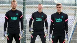 Ter Stegen, Neto e Iñaki Peña, en un entrenamiento