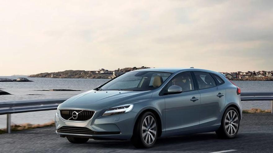 El Volvo V40 es un compacto diferente, que rezuma personalidad por los cuatro costados; por su tamaño vale para todo