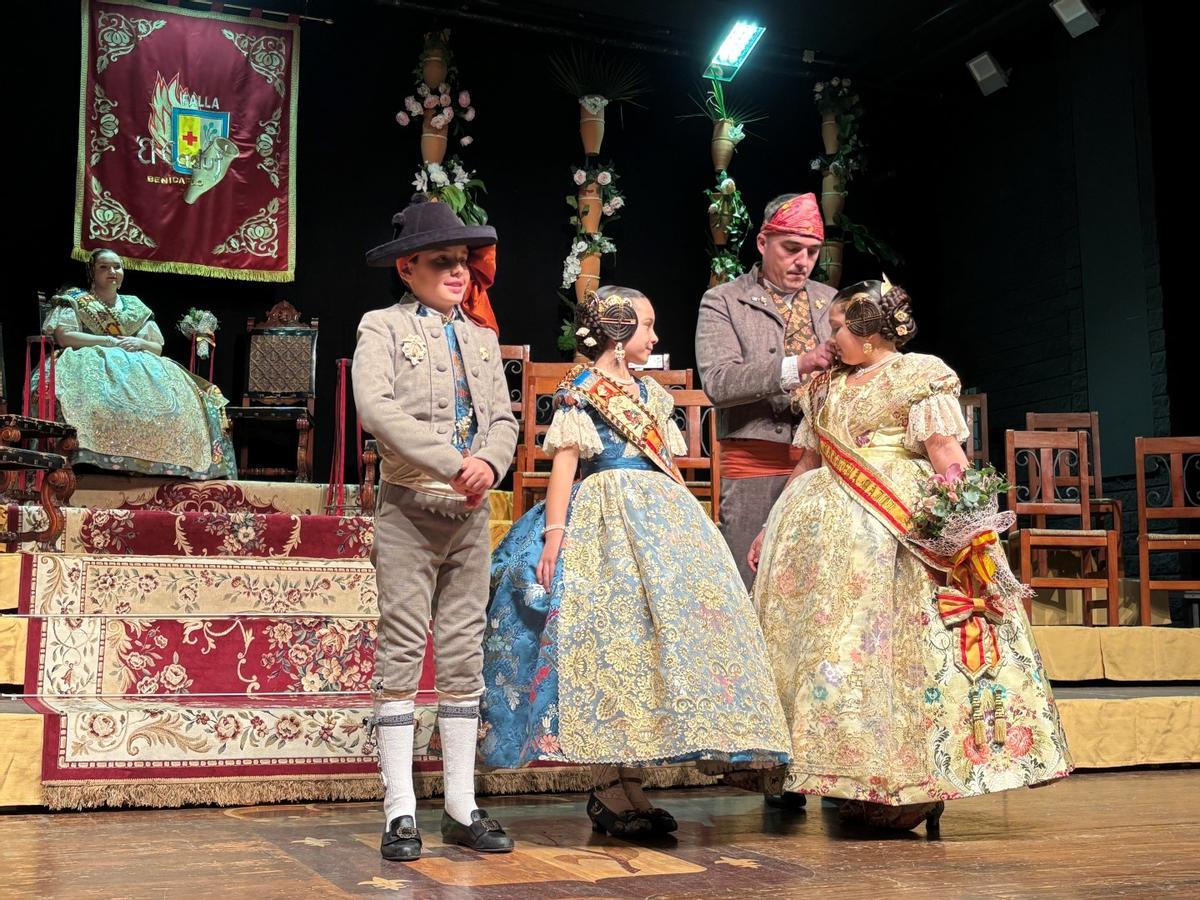Momento de la proclamación de las falleras infantiles durante el acto de presentación del cuadro de honor de la Falla El Caduf de Benicarló.