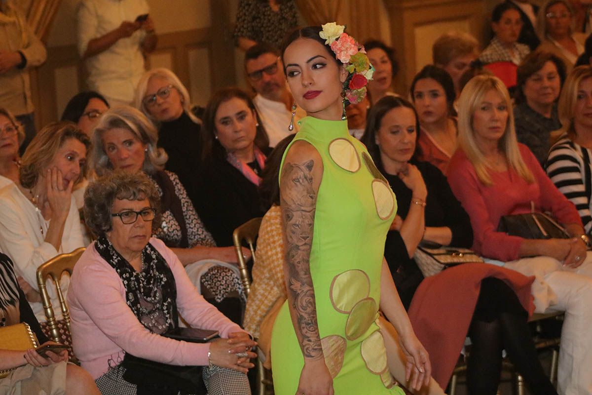 Desfile de moda flamenca a beneficio de Sonrisa de Lunares