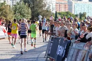Matinal fallera al servicio del Maraton de València