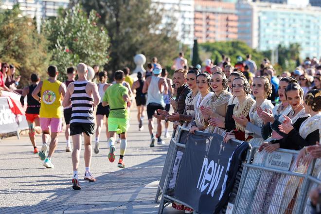 Matinal fallera al servicio del Maraton de València