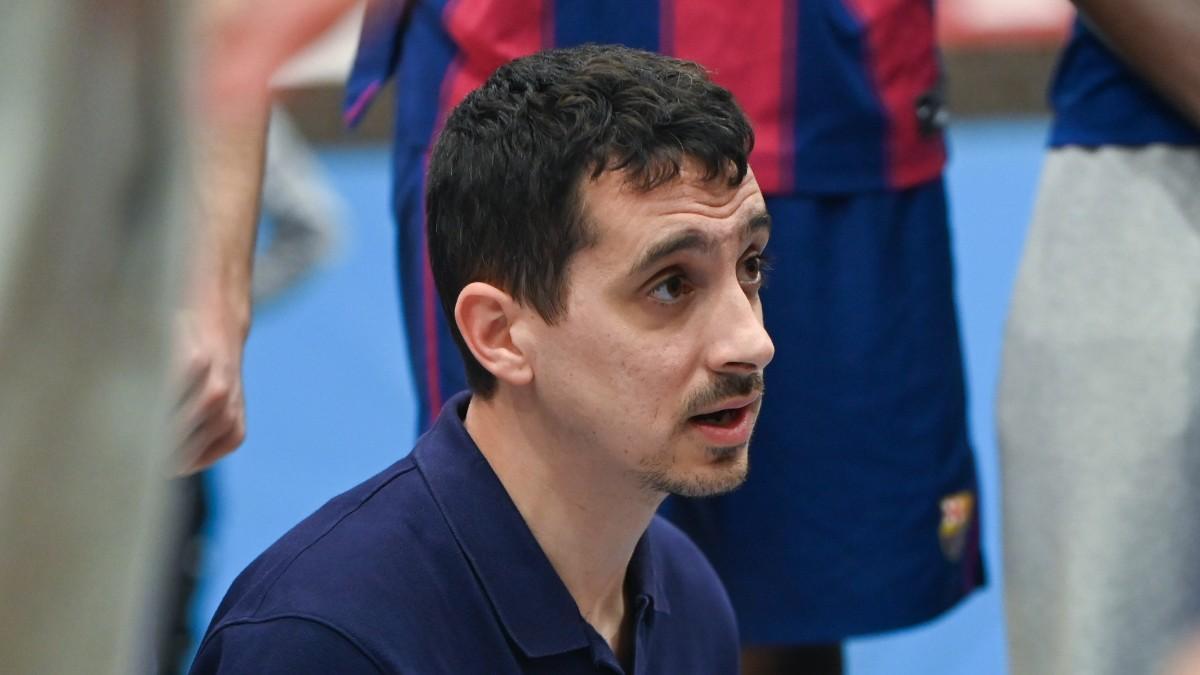 Álvaro Salinas, entrenador del junior del Barça
