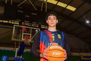 El susto de Caio Pacheco se queda en esguince leve