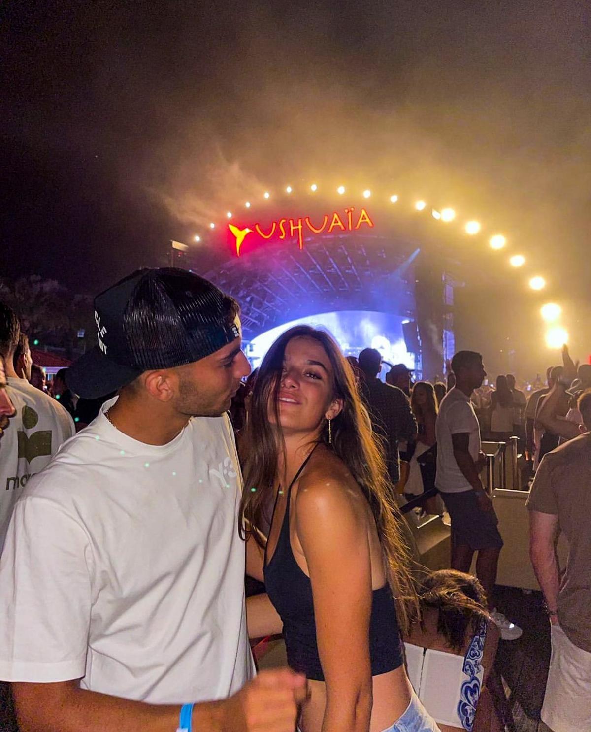 Ferran Torres compartió una foto con su pareja en Ushuaia