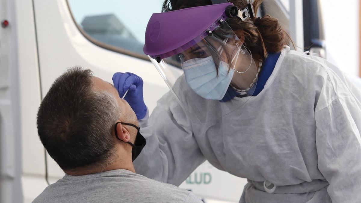 Córdoba ralentiza el ritmo de contagios y hospitalizaciones por covid