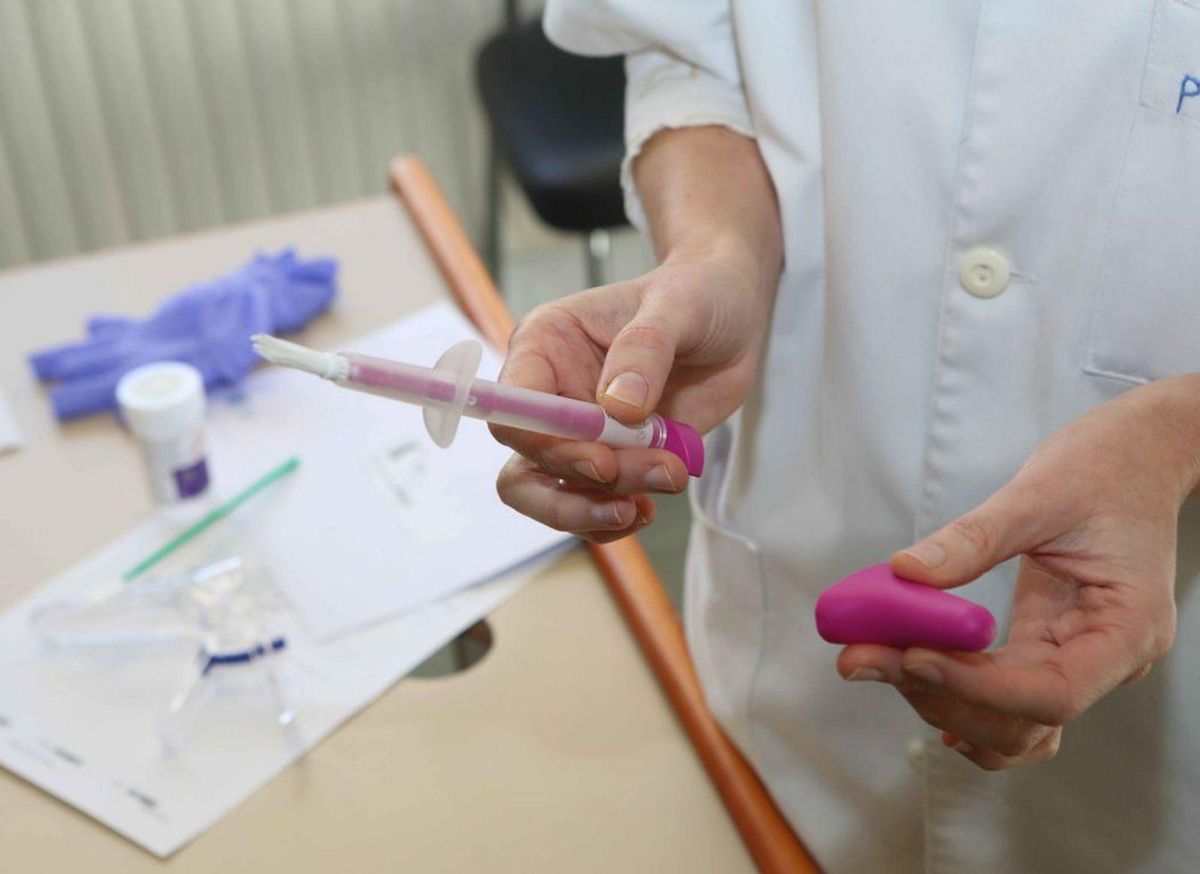 Kit para la toma de muestra del cribado de cérvix. | // IAGO LÓPEZ