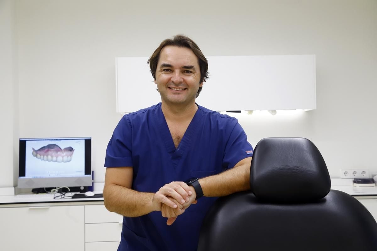 Doctor Juan Ballesteros.