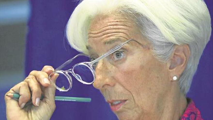 Lagarde defiende bajos tipos de interés durante un periodo largo