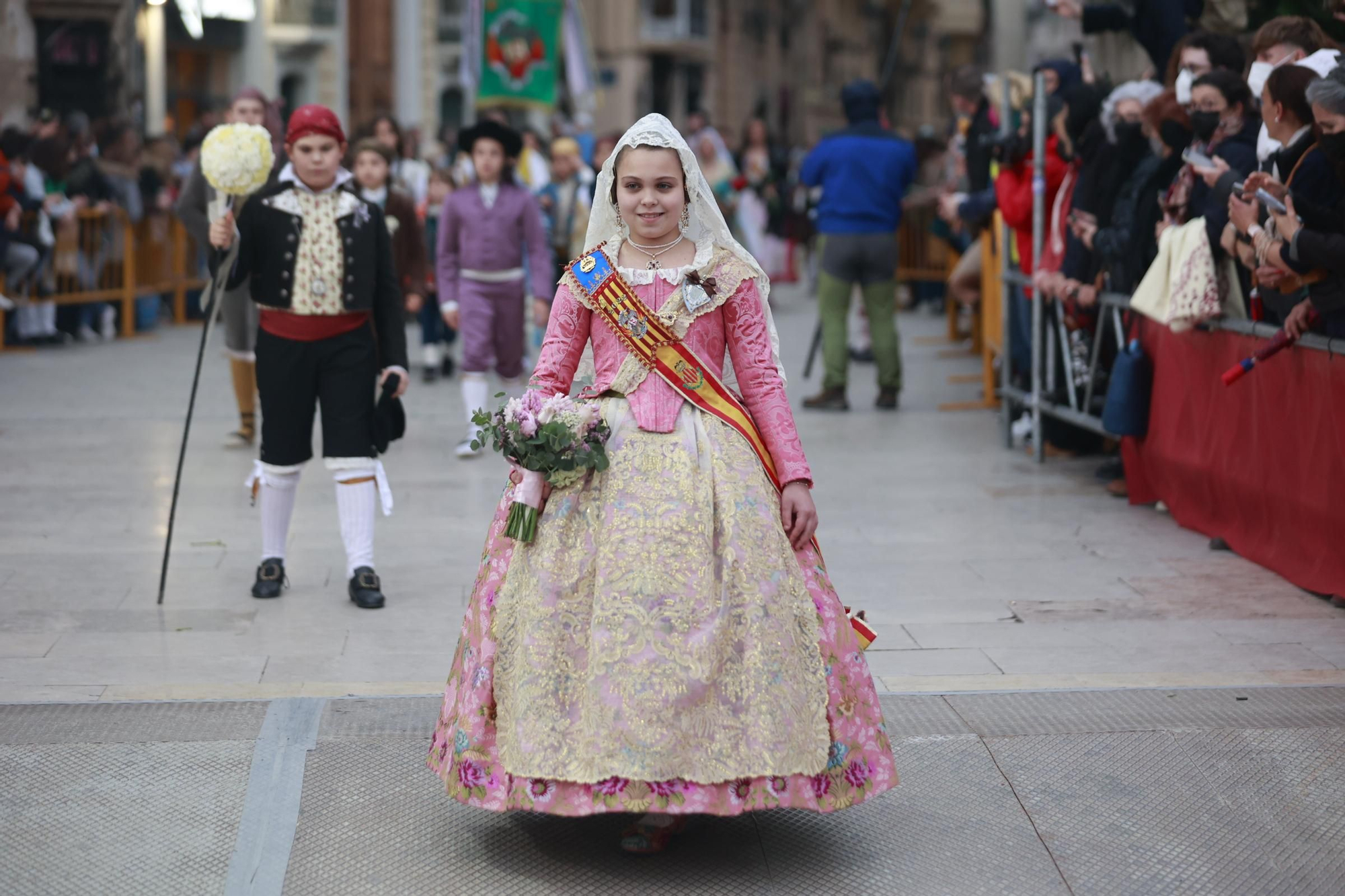 Búscate en el segundo día de ofrenda por la calle Quart (entre las 18:00 a las 19:00 horas)